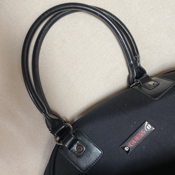 Travel in style! By GUESS - Picture 6 of 6